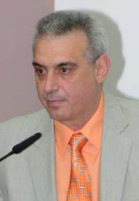  Валентин Касабов е роден в Бургас през 1958 г